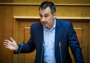 Χαρίτσης: Ο Μητσοτάκης στην κορυφή της πυραμίδας της διαφθοράς – Διαχειρίστηκα 26 δισ. και ζω στο νοίκι