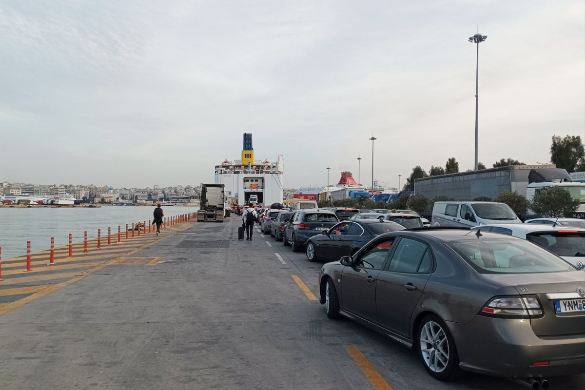 Ανδρουλάκης στο Tik Tok: Οι μισοί Έλληνες δεν μπορούν να κάνουν διακοπές – Μεγάλη ακρίβεια στα ακτοπλοϊκά