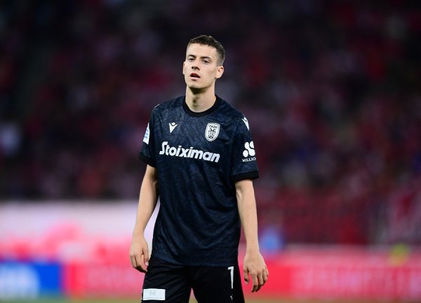 Ο αθλητικός διευθυντής της Στουτγκάρδης επιμένει: «Ανοιχτή η μεταγραφή του Κωνσταντέλια από τον ΠΑΟΚ»