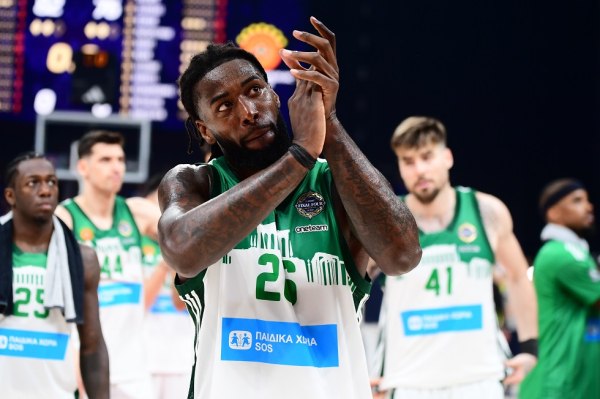 Τι συμβαίνει με τον Ματίας Λεσόρ: Η συμμετοχή στο Final Four, οι τελικοί και η συμφωνία για το Eurobasket