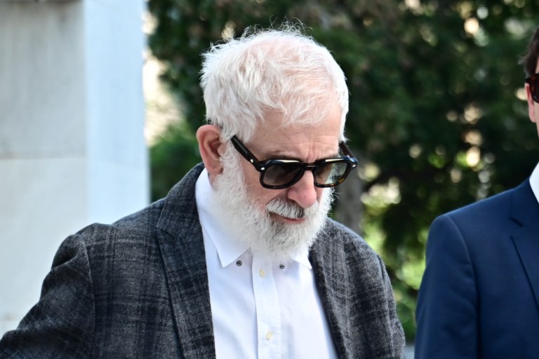 Πέτρος Φιλιππίδης: Ομόφωνα ένοχος για δύο απόπειρες βιασμού