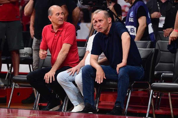 Την Τετάρτη ανακοινώνεται η νέα χορηγική συμφωνία της ΚΑΕ Ολυμπιακός, παρουσία των αδελφών Αγγελόπουλων