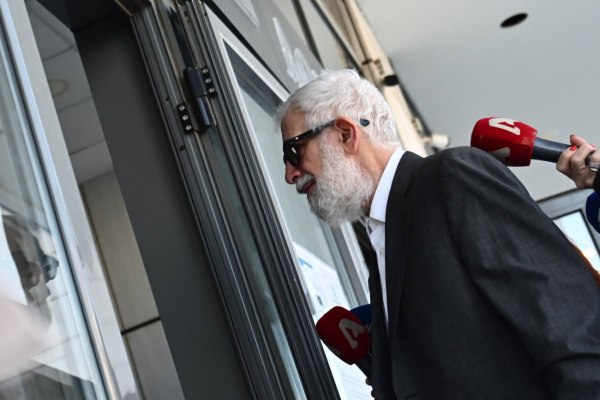 Πέτρος Φιλιππίδης: Για πρώτη φορά στις κάμερες η μία από τις καταγγέλλουσες – «Αισθάνομαι δικαιωμένη»