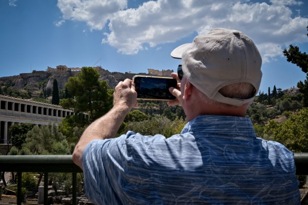 Κλειστή το μεσημέρι η Ακρόπολη λόγω καύσωνα