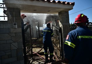 Κορωπί: Οριοθετήθηκε το πύρινο μέτωπο – Κάηκαν σπίτια, απομακρύνθηκαν κάτοικοι