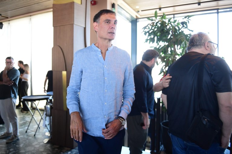 Στη συνέντευξη Τύπου για τον χορηγό της ΚΑΕ Ολυμπιακός και ο Μπαρτζώκας (pics)