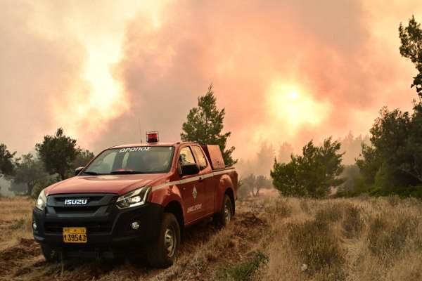 Φωτιά στο Σχηματάρι – Μεγάλη κινητοποίηση της Πυροσβεστικής