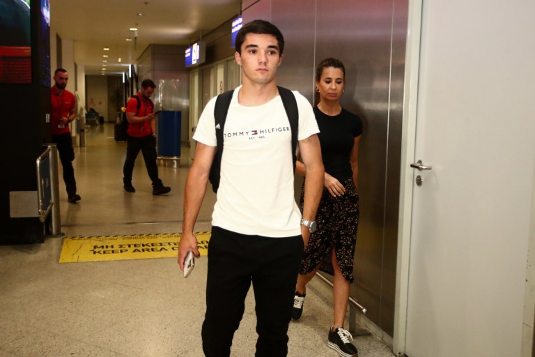 Στην Ελλάδα για τον Ολυμπιακό ο Ντιόγκο Νασιμέντο (vids)