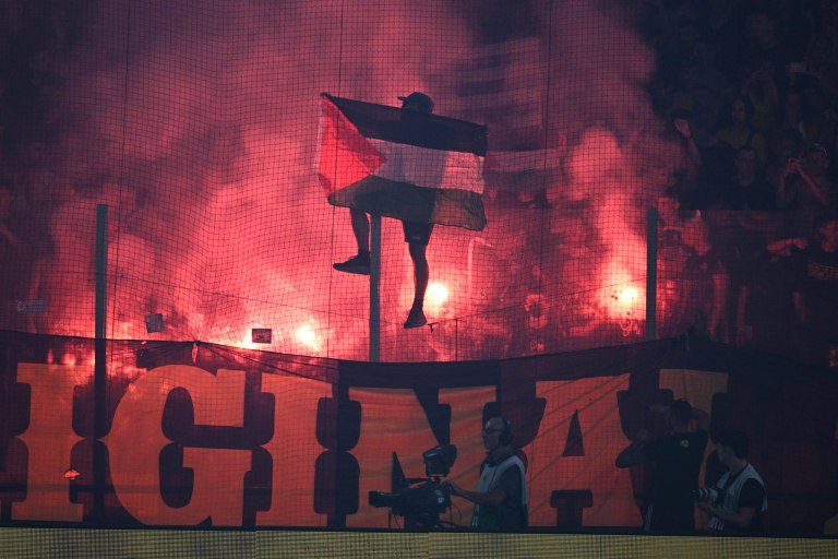 Τιμωρία στην ΑΕΚ από την UEFA – Κλείνει το βόρειο πέταλο και χρηματικό πρόστιμο