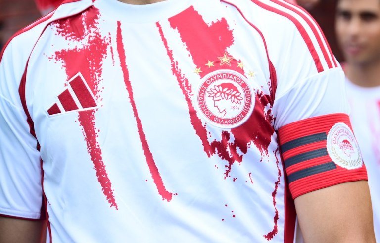Για πρώτη φορά με τη νέα εκτός έδρας φανέλα ο Ολυμπιακός (vid, pics)