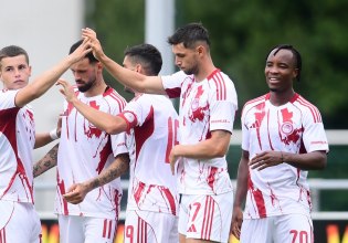 Η «ερυθρόλευκη» εξέδρα και τα «κλικς» από τη φιλική νίκη του Ολυμπιακού επί της Νόριτς (vid, pics)