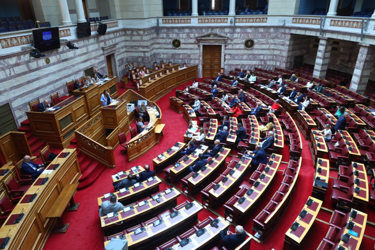 Το ΠΑΣΟΚ θα επανέλθει με προανακριτική για Βορίδη και Αυγενάκη – Κρίση νομιμοποίησης της κυβέρνησης βλέπει ο Βενιζέλος