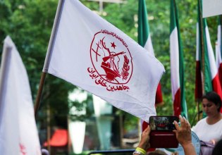 Το Ιράν εκτελεί δύο μέλη απαγορευμένης αντιπολιτευτικής οργάνωσης για επιθέσεις κατά υποδομών