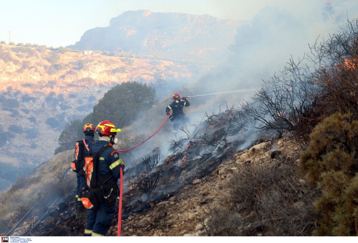 Φωτιά στη Λάρισα – Κοντά στο νατοϊκό στρατόπεδο