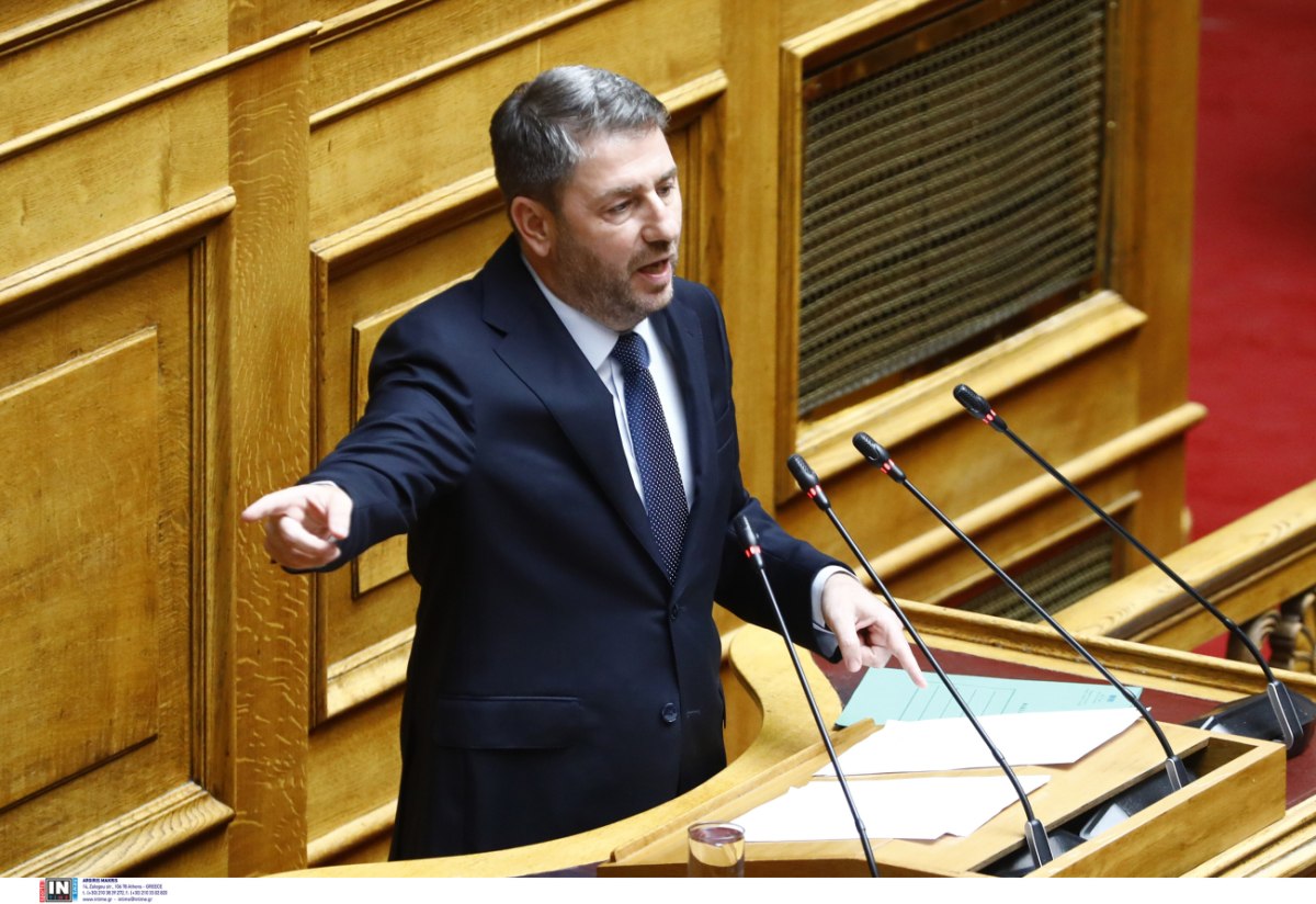 Αποπομπή Σκέρτσου ζητάει ο Ανδρουλάκης – Άγρια κόντρα με Πιερρακάκη για τις χρεώσεις στα ΑΤΜ