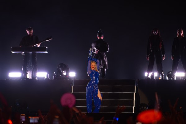 Η συναυλία της Kylie Minogue στην Ελλάδα ήταν ακριβώς αυτό που θέλαμε να ζήσουμε