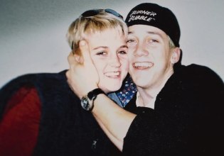 To 1998, η νεαρή Έιμι Λιν Μπράντλεϊ επιβιβάστηκε σε ένα κρουαζιερόπλοιο και δεν την ξαναείδε ποτέ κανείς