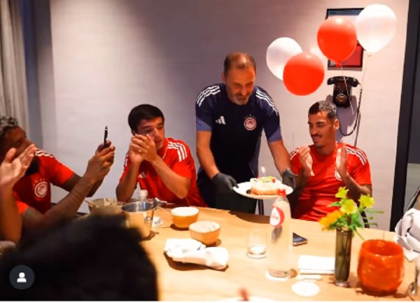 Ολυμπιακός: Τα χρόνια πολλά στον Τσικίνιο για τα γενέθλιά του – Τι ευχήθηκε ο Πορτογάλος για τη νέα σεζόν (vid)