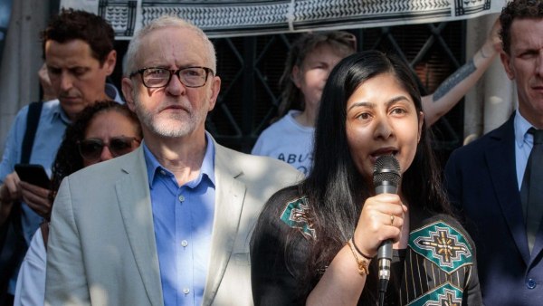 Επίσημη ανακοίνωση για το νέο κόμμα του Τζέρεμι Κόρμπιν και της Ζάρα Σουλτάνα – «Το δικό σου κόμμα»