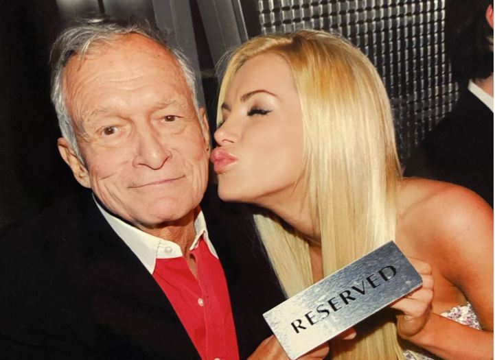 Κρίσταλ Χέφνερ: Ο λόγος που άλλαξε το όνομά της 8 χρόνια μετά τον θάνατό του ιδρυτή του Playboy.