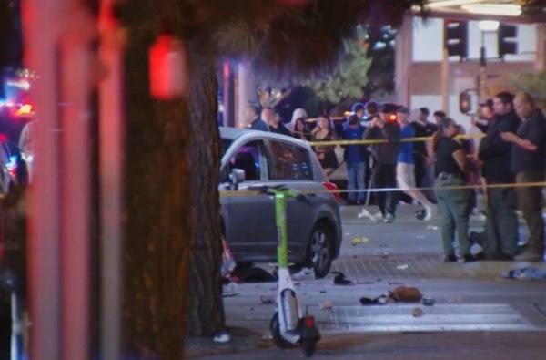 Λος Άντζελες: Όχημα έπεσε πάνω σε πλήθος – Τουλάχιστον 28 τραυματίες