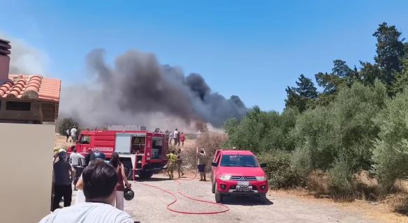 Κρήτη: Φωτιά κοντά σε σπίτια στην Βιγλιά Ιεράπετρας
