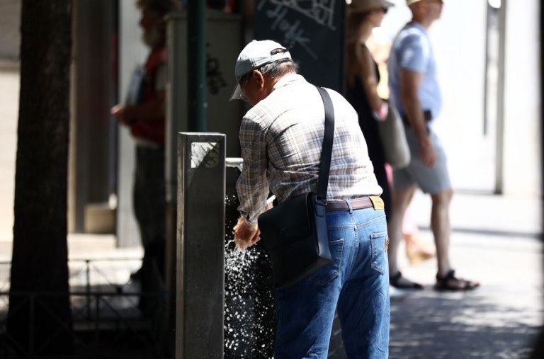 Καύσωνας: Θερμοκρασίες που θα ξεπεράσουν τους 44 βαθμούς Κελσίου την Παρασκευή – Οι περιοχές που θα «λιώσουν»