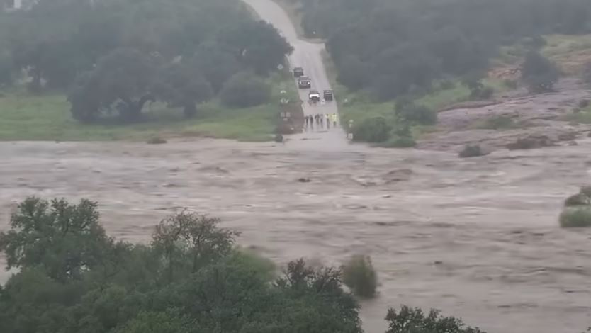 Τέξας: Συγκλονιστικό timelapse – Πώς μέσα σε 30 λεπτά υπερχείλισε ποταμός