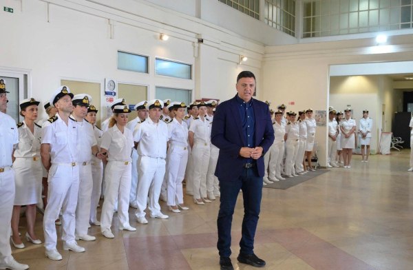 Κικίλιας: Το λιμάνι του Πειραιά ενισχύεται με άλλους 50 λιμενικούς για την ασφαλέστερη εξυπηρέτηση των επιβατών