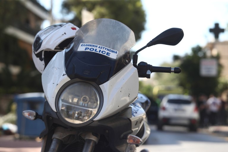 Γαλάτσι: Παραδόθηκε ο άνδρας ταμπουρώθηκε στο σπίτι του και απειλούσε να αυτοκτονήσει