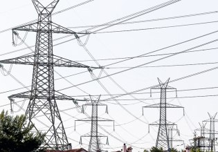 Καύσωνας: Εκτινάσσει τη ζήτηση και τις τιμές στο ρεύμα