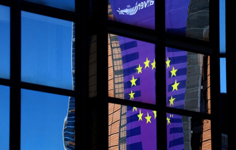 Δεκατέσσερα κράτη μέλη, μεταξύ των οποίων και η Ελλάδα, αντιτίθενται στην αναθεώρηση του προϋπολογισμού της ΕΕ