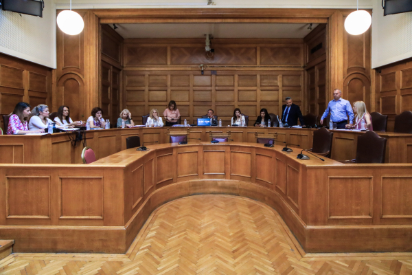 Τέμπη: Αποχώρησαν από την Προανακριτική ΠΑΣΟΚ – ΚΚΕ – Νέα Αριστερά καταγγέλλοντας τη διαδικασία