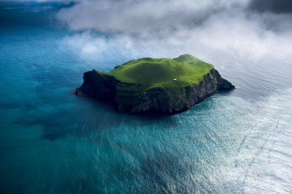 Ellidaey: Το μικρό σπίτι στον… ωκεανό – Δεν έχει ρεύμα, δεν έχει νερό, δεν έχει ίντερνετ