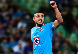 «Ανατροπή με Γιακουμάκη – Παραμένει στην Κρουζ Αζούλ»