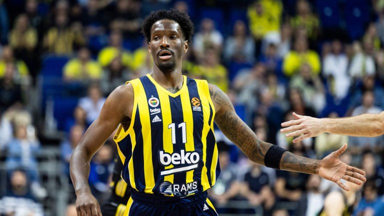 Είπε «αντίο» στον Χέιζ-Ντέιβις η Φενέρμπαχτσε: «Ένα από τα αξέχαστα ονόματα της κίτρινης κληρονομιάς»