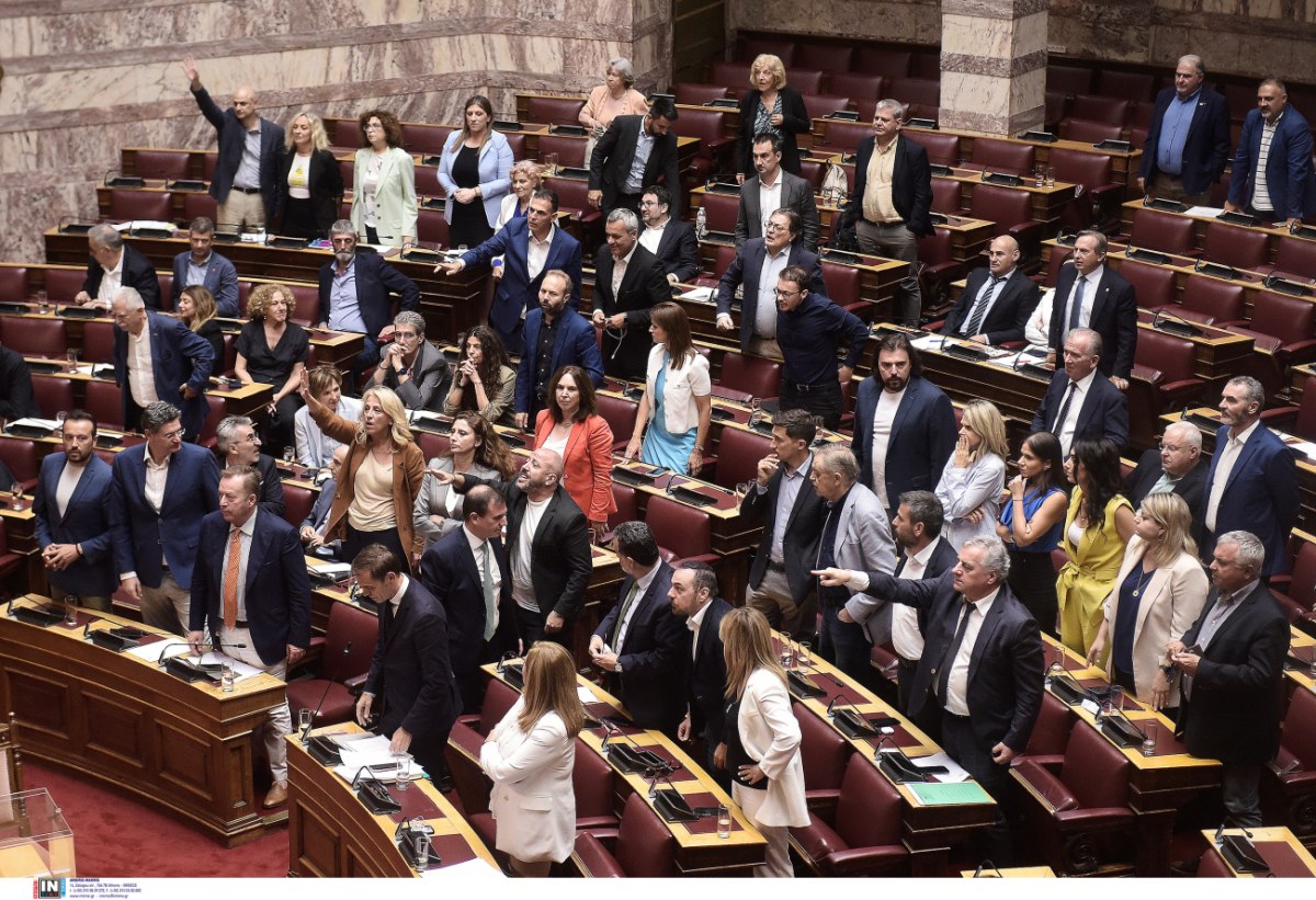 Κοινοβουλευτικό πραξικόπημα και καταστρατήγηση του Συντάγματος από Μητσοτάκη καταγγέλλουν ΣΥΡΙΖΑ-ΠΑΣΟΚ-Νέα Αριστερά