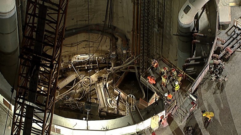 Λος Άντζελες: Κατέρρευσε βιομηχανική σήραγγα – Σώοι και οι 31 εργάτες