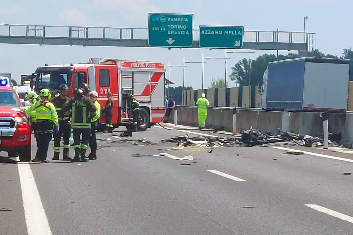 Ιταλία: Διθέσιο αεροσκάφος συνετρίβη σε αυτοκινητόδρομο έξω από την Μπρέσια – Νεκροί οι δυο επιβαίνοντες
