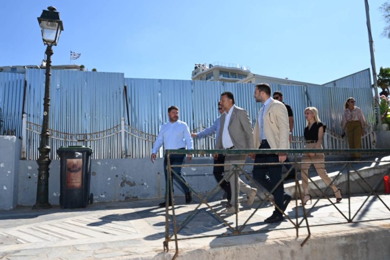 Ολική ανάπλαση του πολιτιστικού κέντρου «Φλοίσβος» στο Παλαιό Φάληρο-Στο σημείο βρέθηκε ο Νίκος Χαρδαλιάς