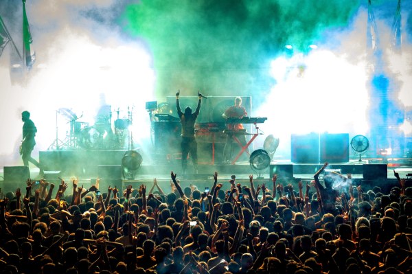 Smack my bitch up: Οι Prodigy έρχονται να γκρεμίσουν τη πλατεία Νερού