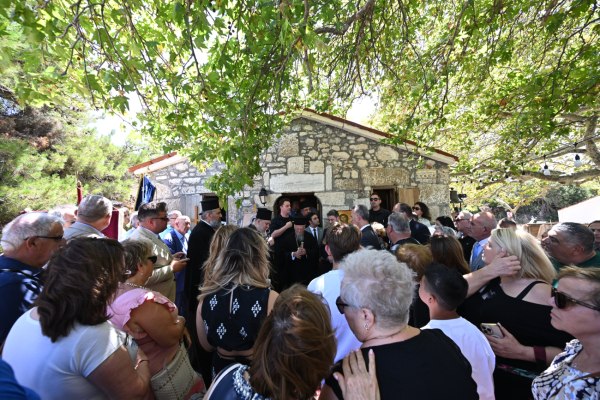 Ανδρουλάκης από Τένεδο: Να γίνει το μικρό αυτό νησί ένα μεγάλο φωτεινό παράδειγμα για όλους εμάς