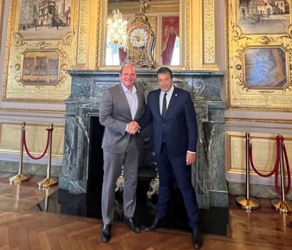 Γιατί οι Βρυξέλλες επέλεξαν τη Φυλή ως δίδυμη πόλη