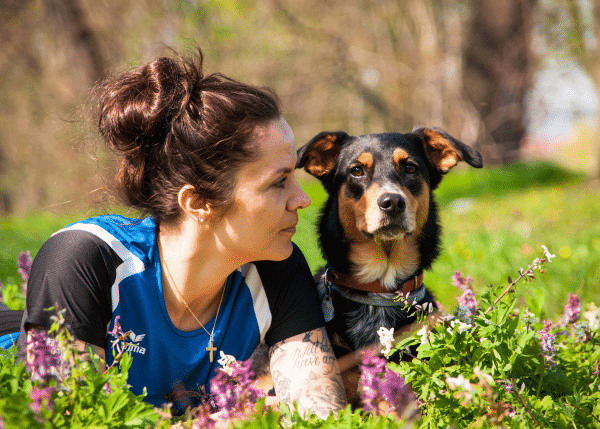 Βόλτες με τον σκύλο εκ του ασφαλούς – Οι πράξεις μας που απαγορεύονται αυστηρώς