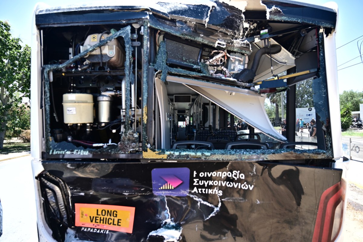 ΟΑΣΑ: Εσωτερική διερεύνηση για το τροχαίο των λεωφορείων στη Βούλα