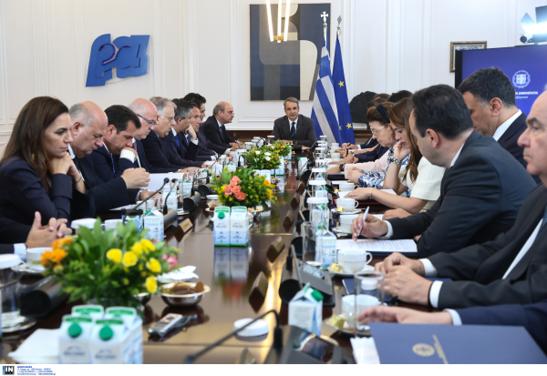 ΝΔ: Σχέσεις σε τεντωμένο σκοινί μεταξύ υπουργών και υφυπουργών