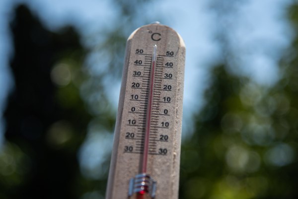Καύσωνας: Με 44άρια η Κυριακή – Πότε υποχωρεί η θερμοκρασία
