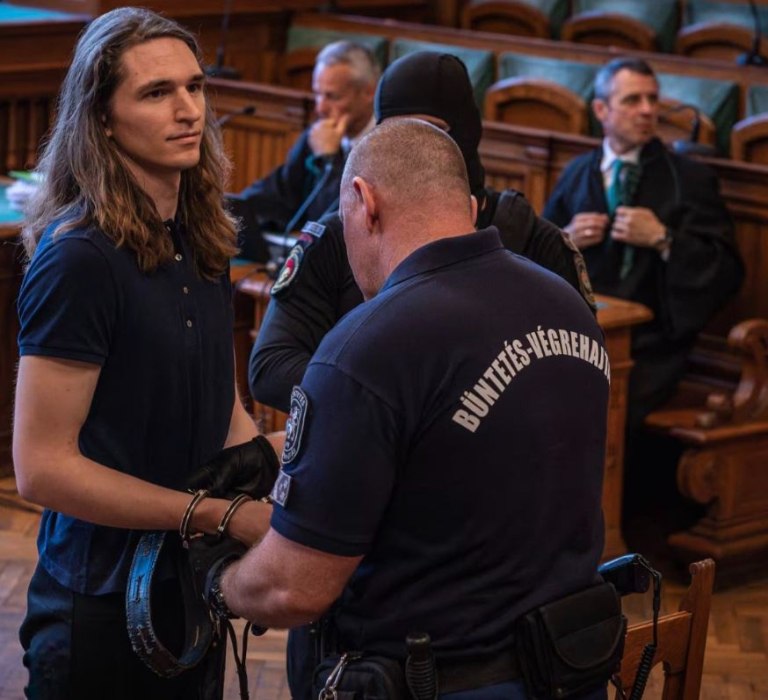 Απεργία πείνας και απομόνωση – Στα «νύχια» της δικαστικής εξουσίας στην Ουγγαρία του Βίκτορ Όρμπαν