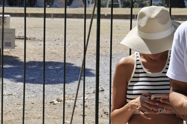 Καιρός: Έκτακτο δελτίο για τον καύσωνα – Πότε θα δούμε 42άρια