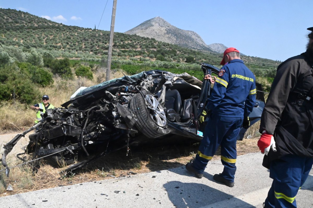 Τραγωδία με τρεις νεκρούς Κινέζους στην Αργολίδα – Σφοδρή σύγκρουση ΙΧ με φορτηγό στις Μυκήνες